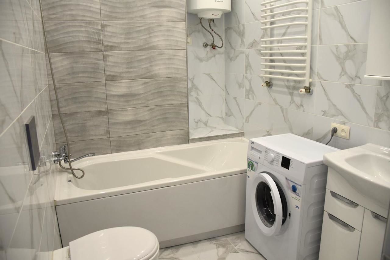 Апартаменты New spacious central apartment Львов-22